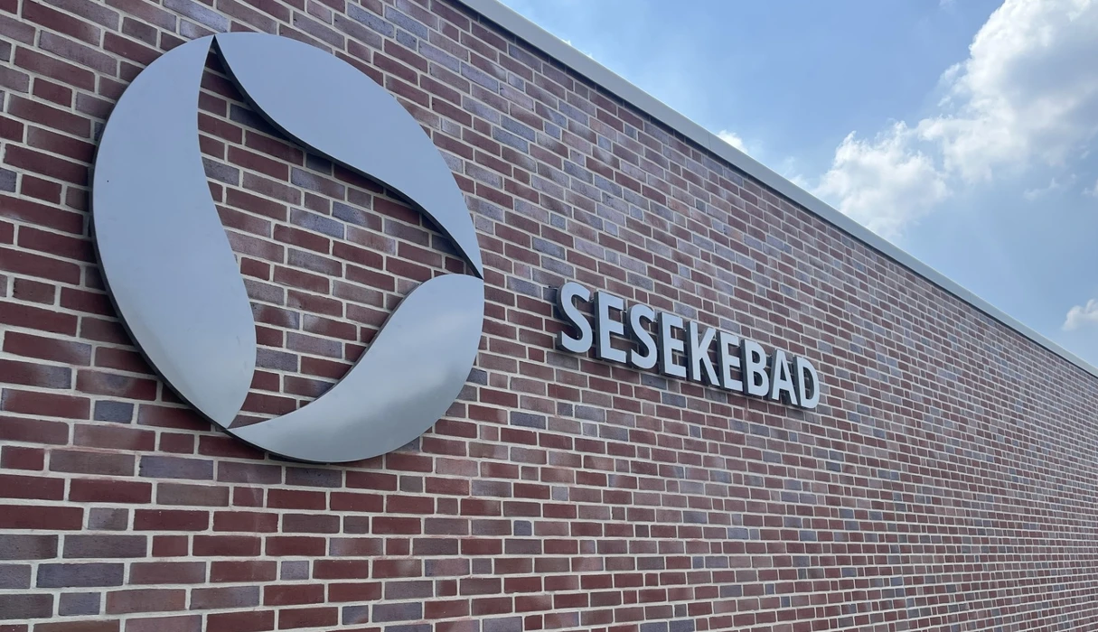 Die Verkehrsführung am neuen Sesekebad in Kamen wird in Kürze geändert. Nun finden vorbereitende Maßnahmen in der Straße „Am Schwimmbad“ statt.