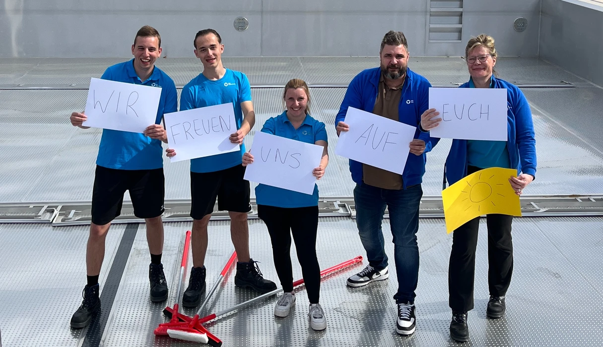 Das Sesekebad-Team freut sich auf die bald startende Freibadsaison.